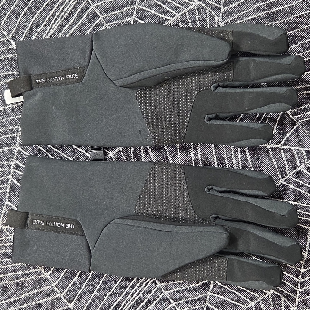 The North Face Black Softshell Gloves - Picture 2 of 6